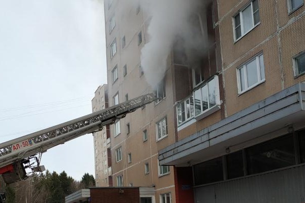 Пожар в корпусе 1132. Фото пресс-службы МЧС Зеленограда